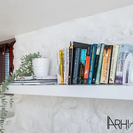 Make Uptown Apartment *